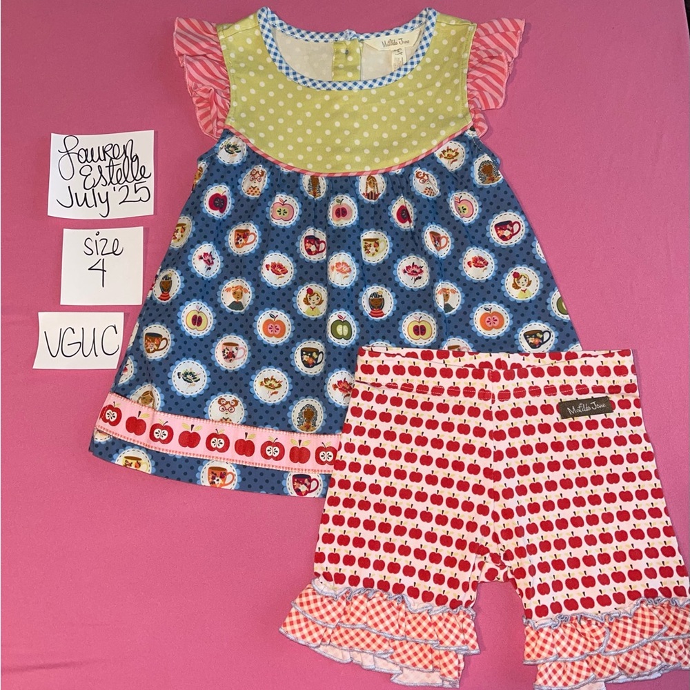 SOLDDD— Matching Apple Shorts Set Little Girls 4